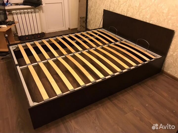 Кровать с подьемным механизмом