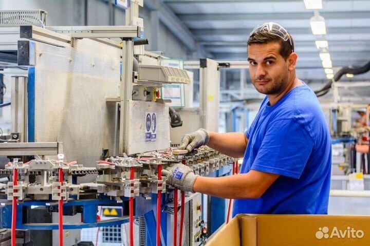 Мужчины и женщины на производство