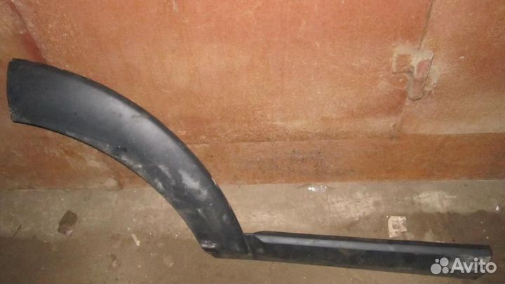 Discovery 3 расширитель задн прав двери DGP000144