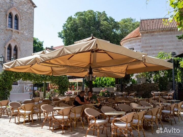 Зонт многокупольный для кафе
