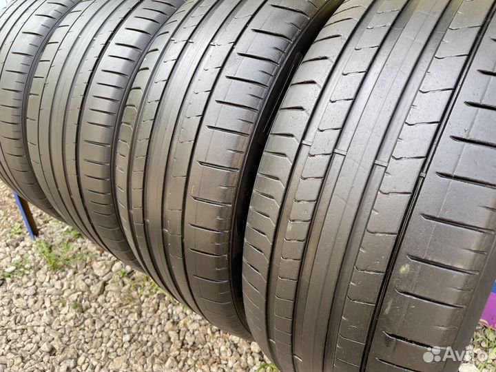 Pirelli P Zero PZ4 315/30 R21