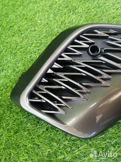Решетка в бампер правая Lexus Nx200 Z10 2018