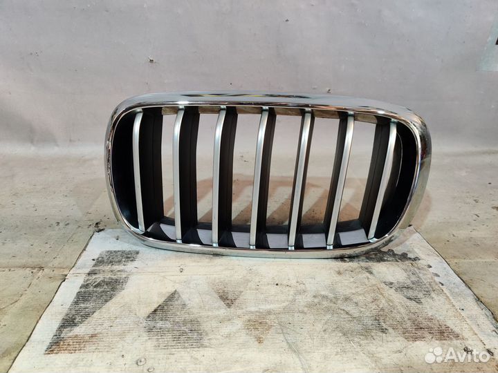 BMW X5 F15 Решетка Левая 11290