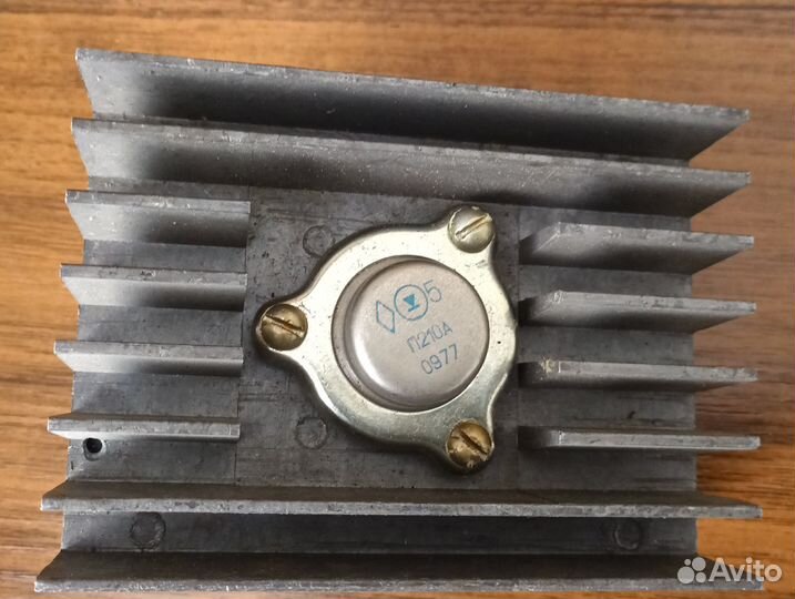 Транзистор на радиаторе