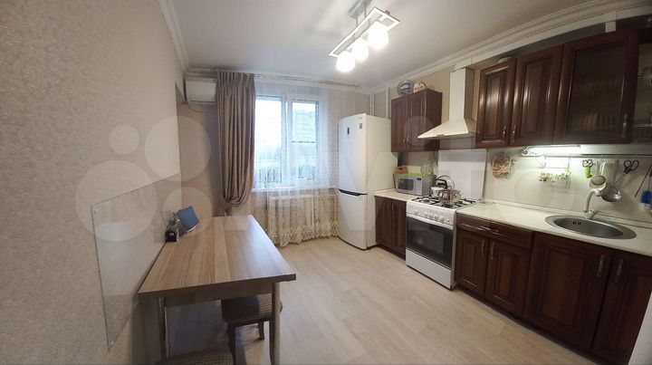 3-к. квартира, 83 м², 3/10 эт.