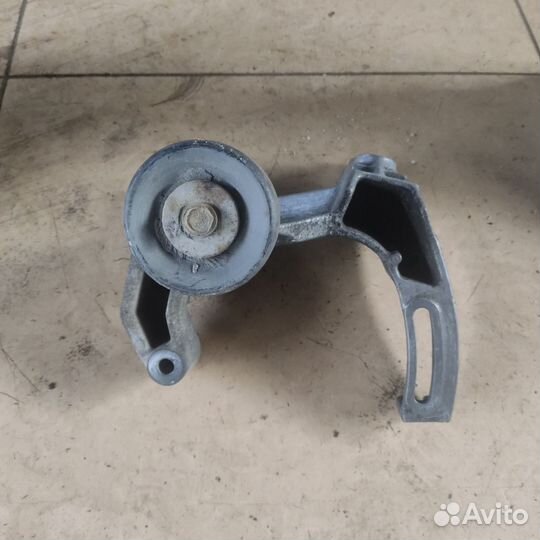 Кронштейн Генератора Dodge caravan 2.4 EDZ 1998