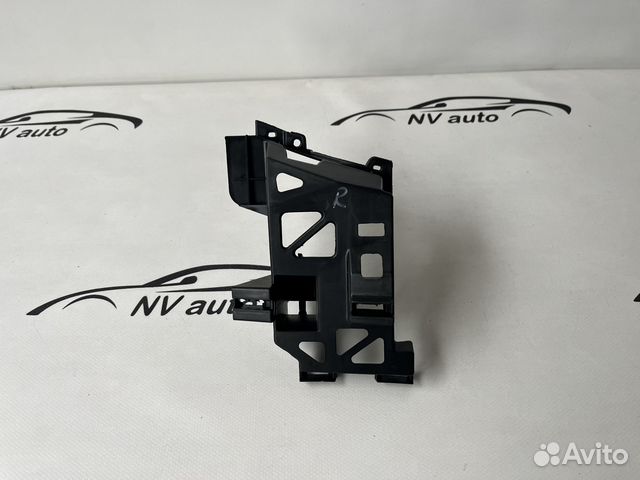 Mazda 3 bk кронштейн бампера центральный правый