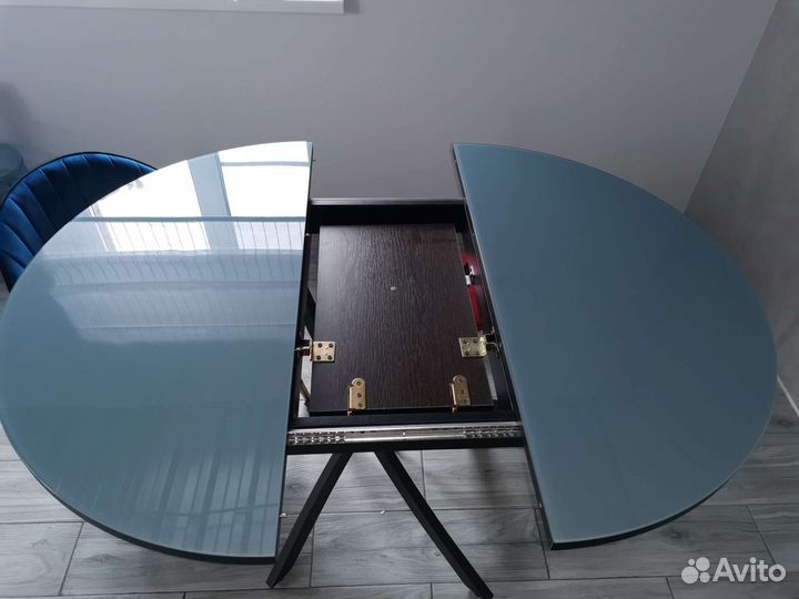 Кухонный стол стеклянный раскладной