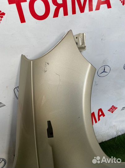Крыло переднее правое Toyota Vitz NCP10