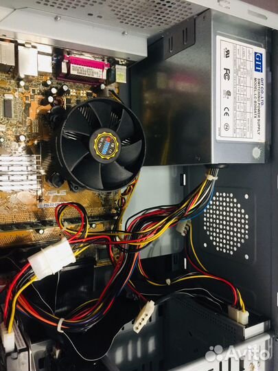 Системный блок полностью рабочий с SSD диском