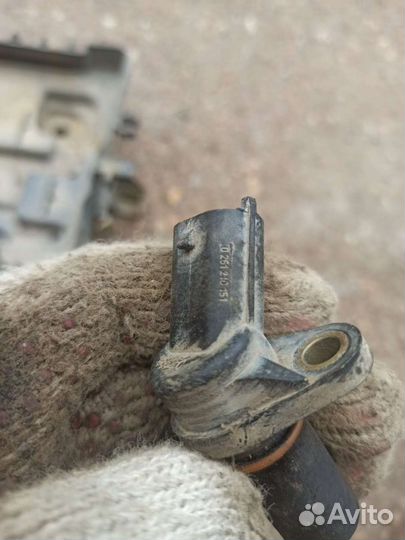 Датчик положения коленвала Опель Корса Д 1,0 1,2