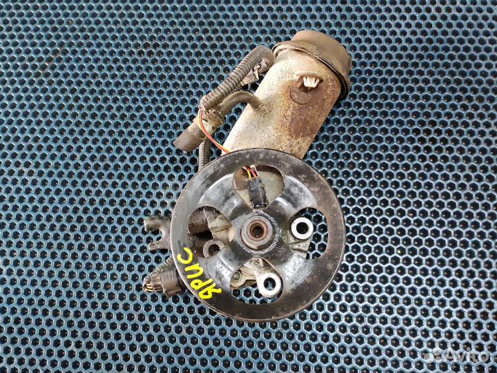 Насос Гур Toyota Yaris Verso Funcargo