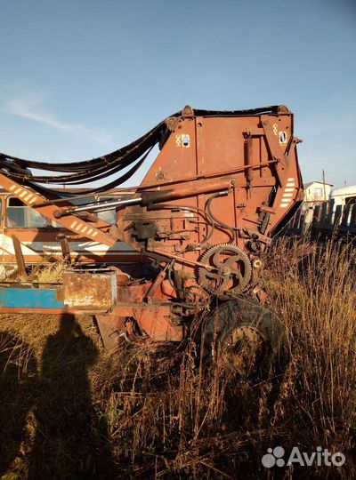 Пресс-подборщик, 1990