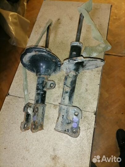 Передние стойки амортизатор