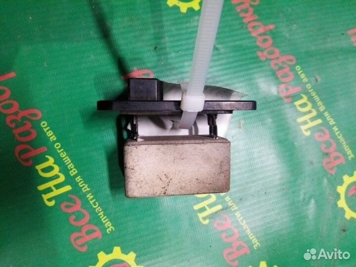 Резистор печки Toyota Vista 1990-1996