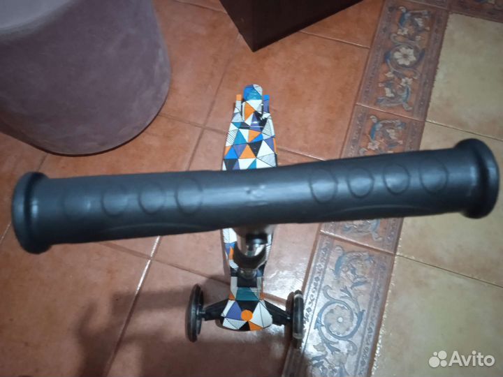 Самокат детский трехколесный новый