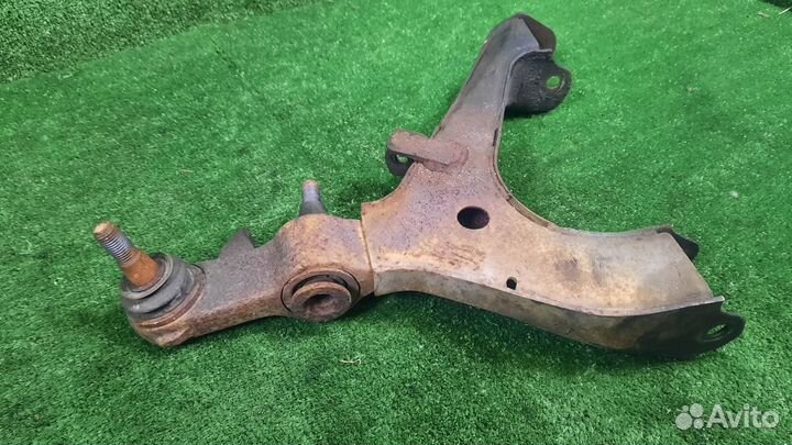 Рычаг подвески передний правый Chevrolet