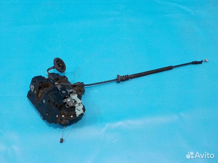 Замок двери передней правой skoda Octavia A5 (1Z)