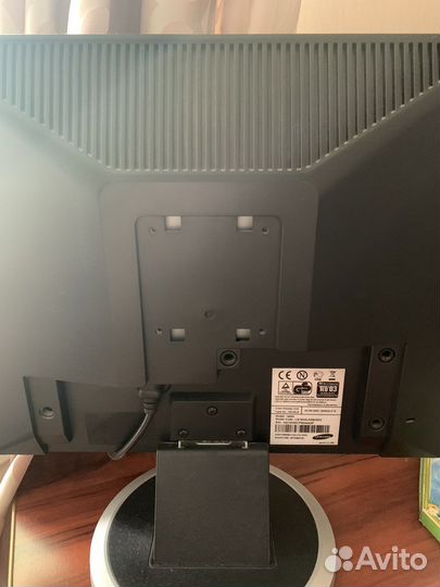 Монитор Samsung SyncMaster 940n