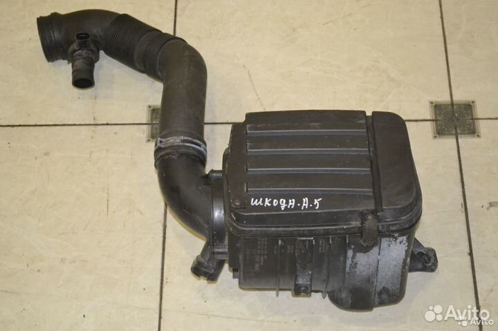 Корпус воздушного фильтра Skoda Octavia А5