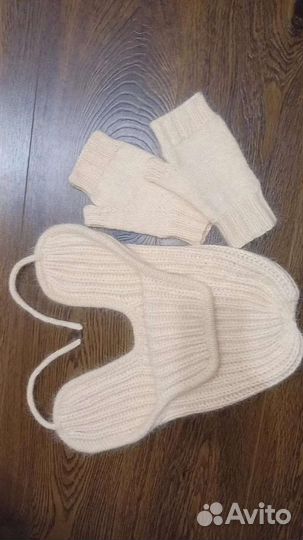 Шапка вязанная с митенками