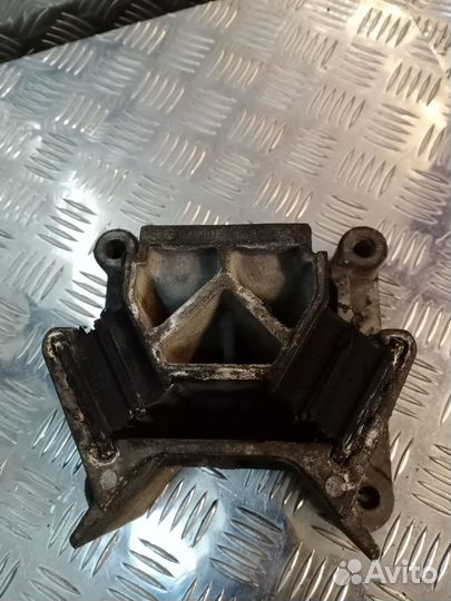 Подушка двигателя (опора) передняя MAN TGA