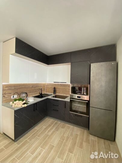 Прямой Кухонный гарнитур на заказ в Челябинске