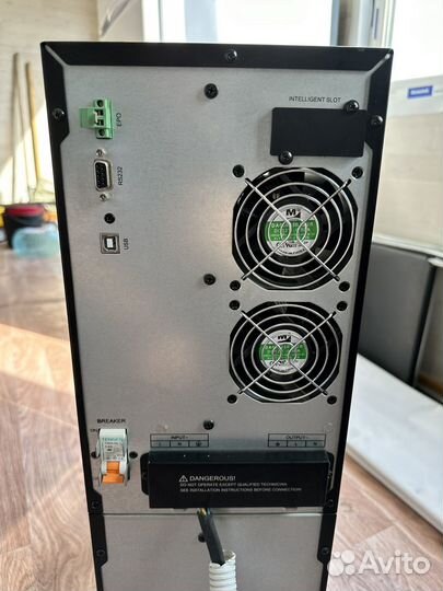 Источник бесперебойного питания CyberPower