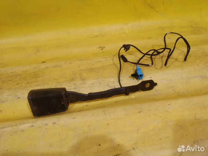 Ответная часть ремня безопасности VW Tiguan 1