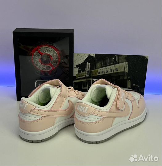 Кроссовки детские nike jordan pink