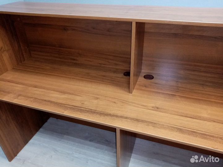 Стойка ресепшн, новая