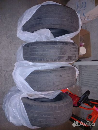 Dunlop Grandtrek AT2 225/60 R18