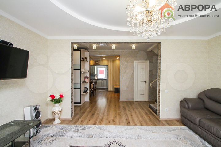 Дом 143 м² на участке 7,3 сот.