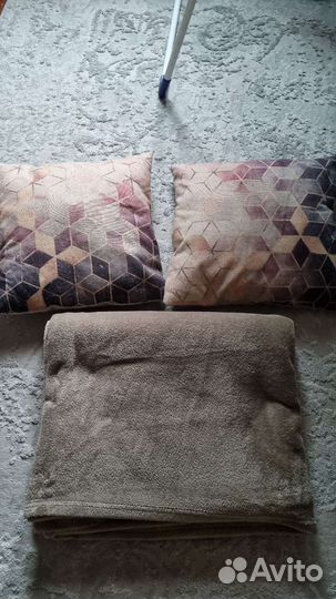 Плед и 4 подушки