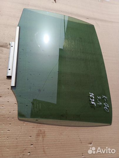 Стекло задней левой двери Toyota Camry XV70