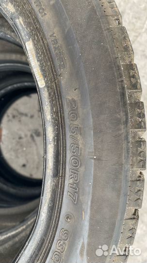 Bridgestone Blizzak VRX2 205/50 R17