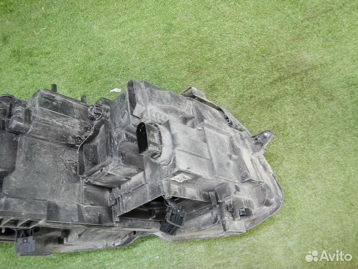 Фара левая Volkswagen Tiguan
