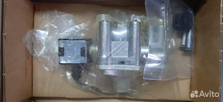 Насос топливный thermo 350 (разъем 2 выхода)