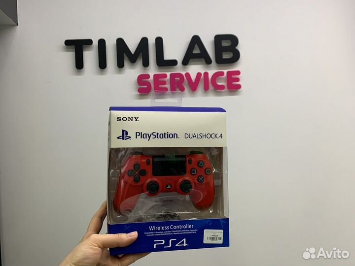 Джойстик PS4 красный беспроводной