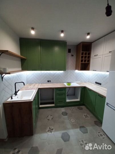 Кухня на заказ без ручек Кухонный гарнитур