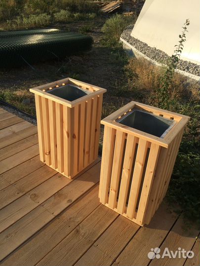 Урна для мусора из дерева