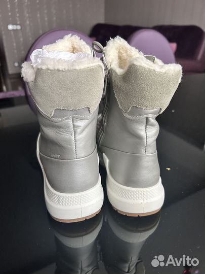 Ботинки зимние для девочки Ecco