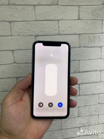 Телефон iPhone 11