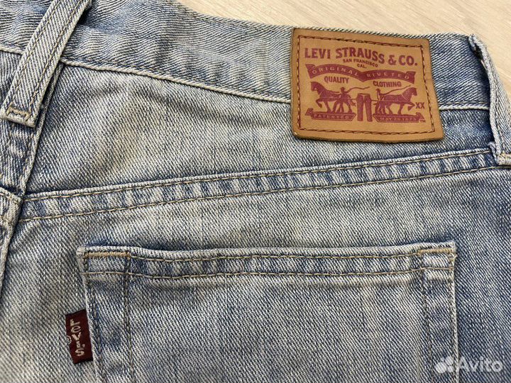 Джинсовые шорты levis