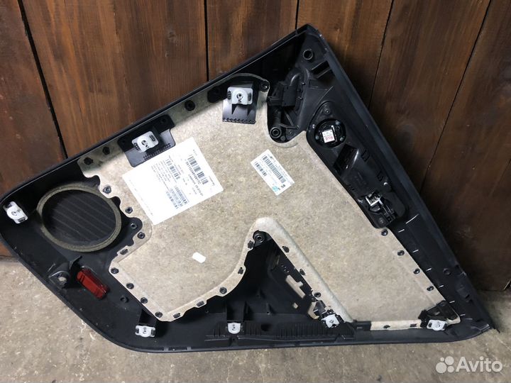 Обшивка двери задней левой Volkswagen Tiguan 1