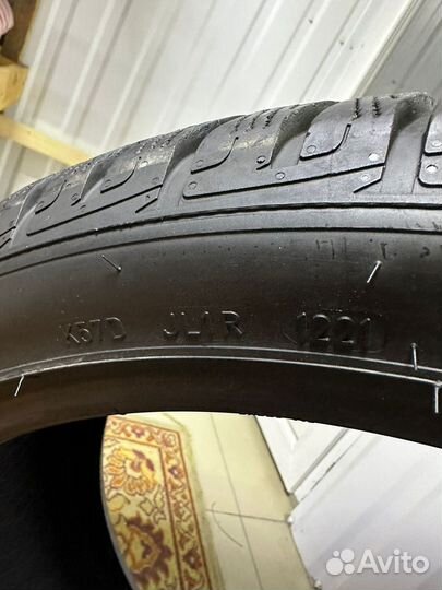 Goodyear UltraGrip 8 Performance 295/35 R21