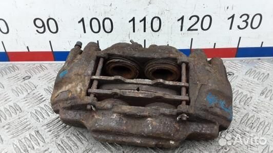 Суппорт тормозной передний правый toyota land crui