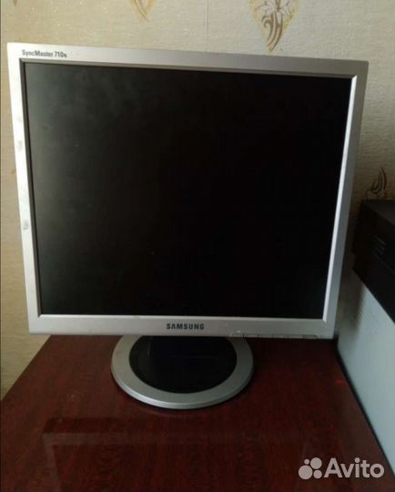 Монитор Samsung