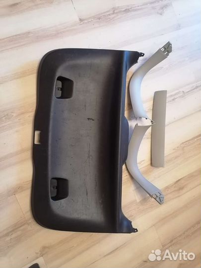 Обшивка двери багажника Renault grand scenic 3