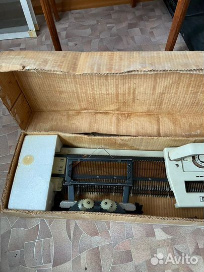 Вязальная машинка